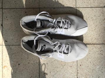 chaussures, Enlèvement ou Envoi, Nike air jordan, Porté, Blanc