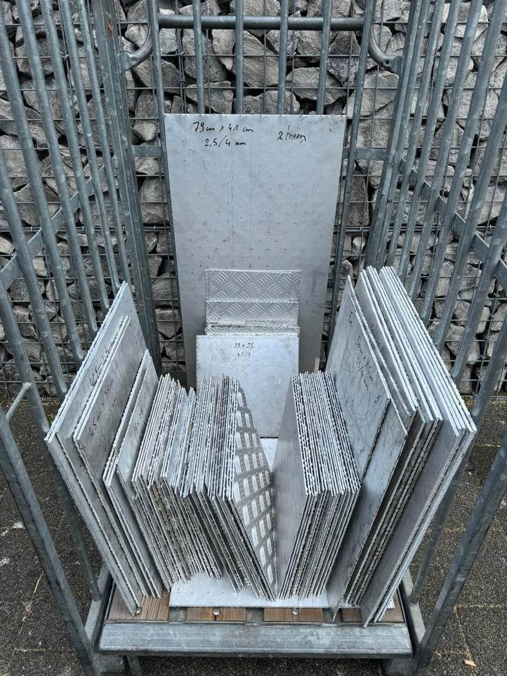 nieuwe kleine reststukken aluminium traanplaat in 4 diktes, Doe-het-zelf en Bouw, Hang- en Sluitwerk, Nieuw, Inox, Ophalen