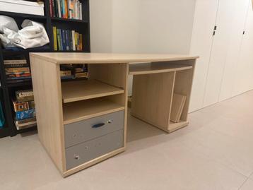 Bureau beschikbaar voor biedingen