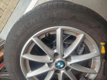 BMW 218D banden +velgen  beschikbaar voor biedingen