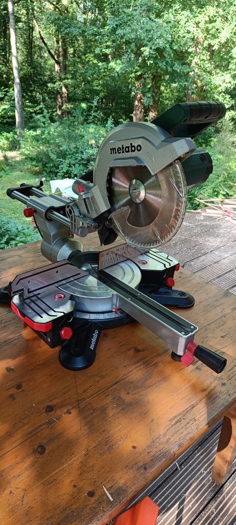 Metabo KGS 254 m  afkortzaag + Metabo KSU 251 onderstel, Doe-het-zelf en Bouw, Gereedschap | Zaagmachines, Gebruikt, Afkortzaag