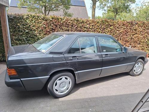 Mercedes 190 D. Automaat 1 eigennaar  5500 euro, Auto's, Mercedes-Benz, Bedrijf, Diesel, Automaat, Onderhoudsboekje, Ophalen of Verzenden