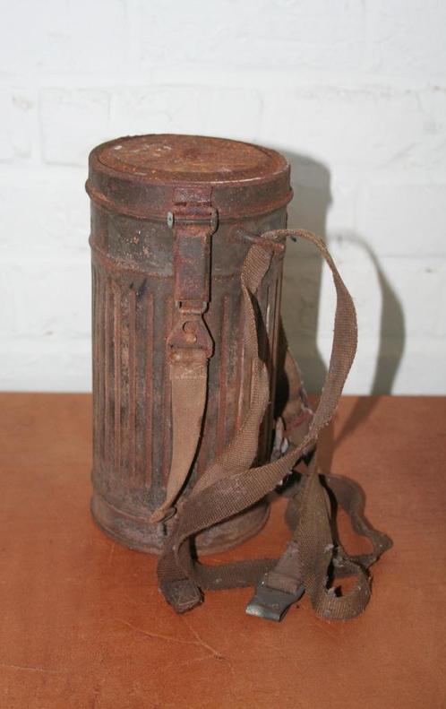 Duitse gasmasker koker in originele staat, Verzamelen, Militaria | Tweede Wereldoorlog, Ophalen of Verzenden
