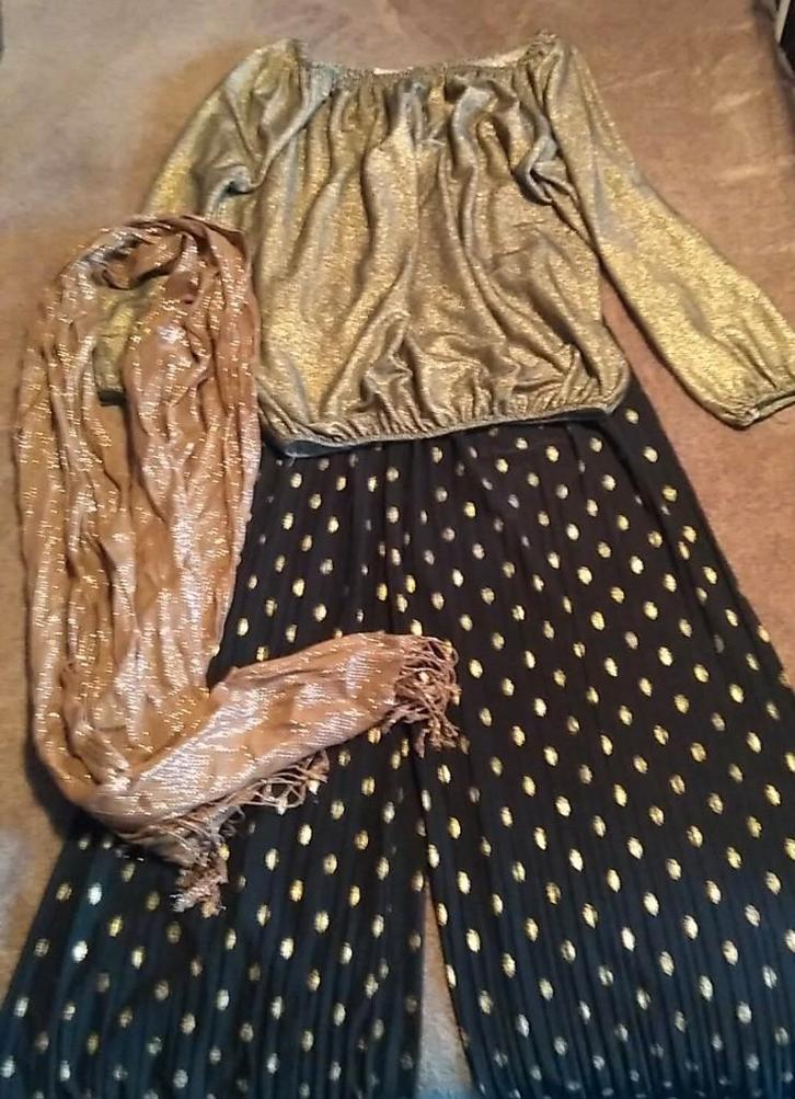 Set broek met trui en sjaal, Kleding | Dames, Broeken en Pantalons, Maat 42/44 (L), Zwart, Ophalen of Verzenden