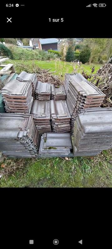 Tuiles Bisch environ 400, +-25m2 beschikbaar voor biedingen