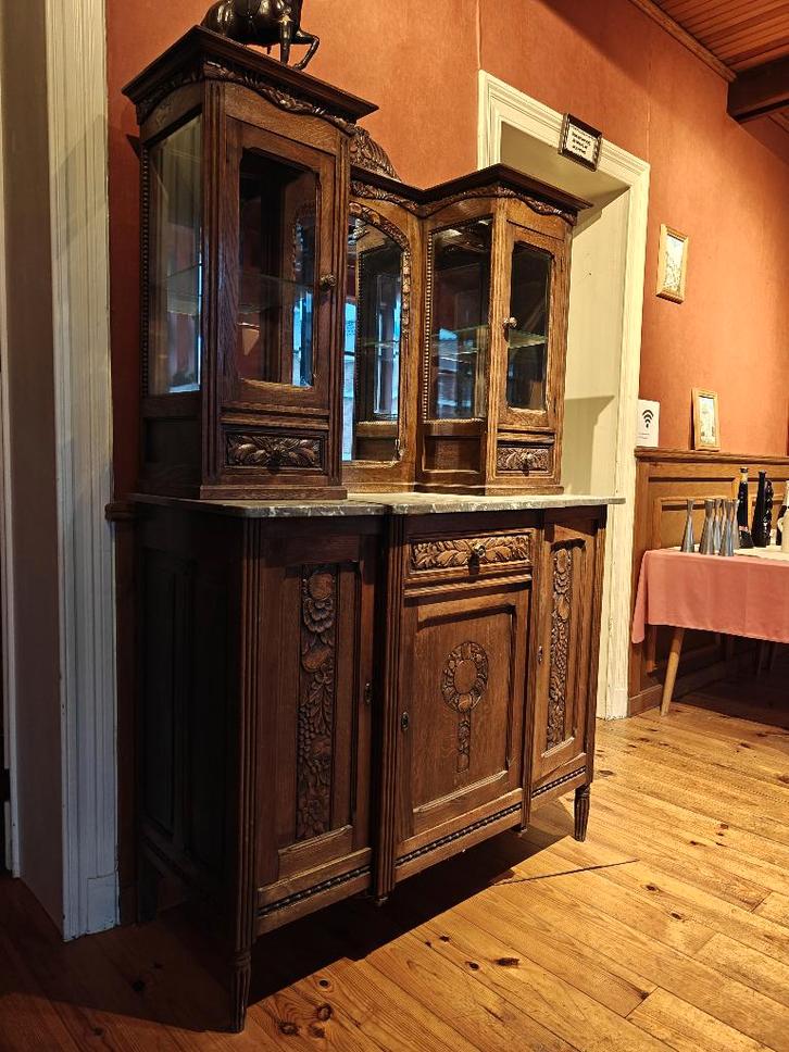 Antieke kast met houtsnijwerk, Antiek en Kunst, Antiek | Meubels | Kasten, Ophalen