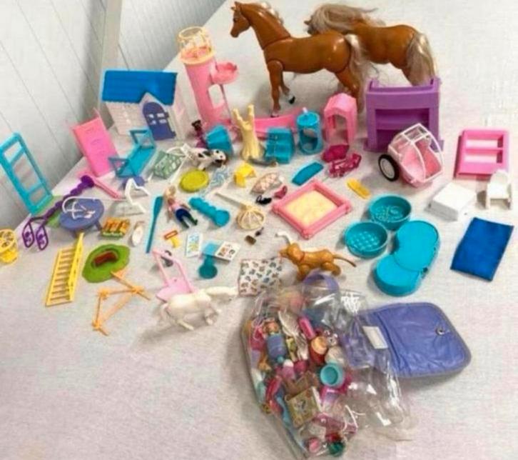 Partij oud vintage speelgoed, barbie cindy stacie mattel set, Verzamelen, Poppen, Zo goed als nieuw, Accessoires, Ophalen of Verzenden
