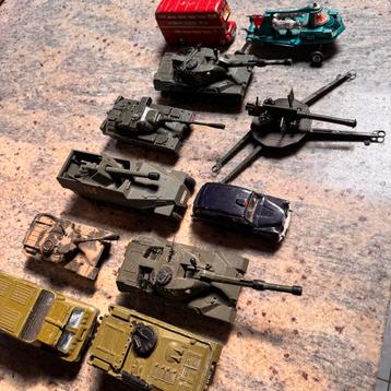 Dinky Toys , Corgi , solido , miniatuurwagens beschikbaar voor biedingen