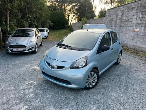 TOYOTA AYGO 1.0i BENZINE/80.000KMS!/ZUINIG/GOEDE STAAT!, Auto's, Toyota, Particulier, Aygo, Parkeersensor, Radio, Benzine, Euro 4