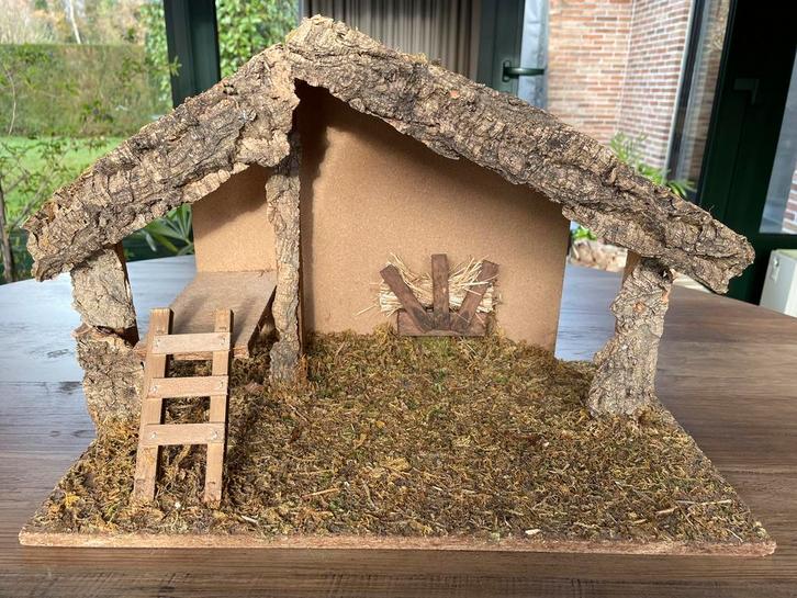 Prachtige realistische kerststal compleet in hout, Diversen, Kerst, Zo goed als nieuw, Ophalen