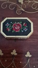 Zeer mooie pillendoosje Avon, Antiek en Kunst, Curiosa en Brocante, Ophalen of Verzenden