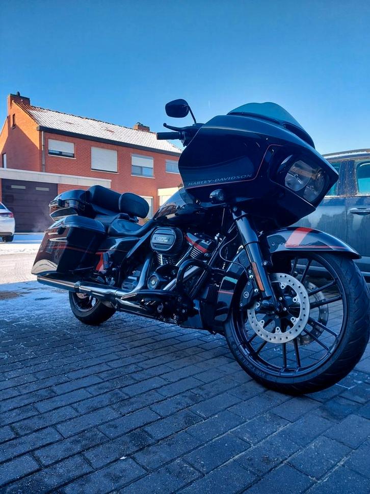 Harley Davidson Road Glide CVO, Motos, Motos | Harley-Davidson, Particulier, Enlèvement