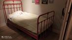 Mooi metalen bed rood  ijzeren vintage bed, Huis en Inrichting, Slaapkamer | Bedden, Ophalen, Verstelbaar, 90 cm, Eenpersoons