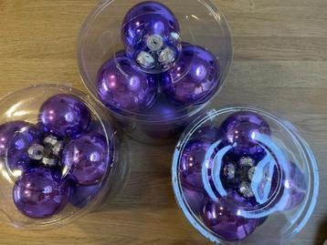 Kerstballen paars  beschikbaar voor biedingen