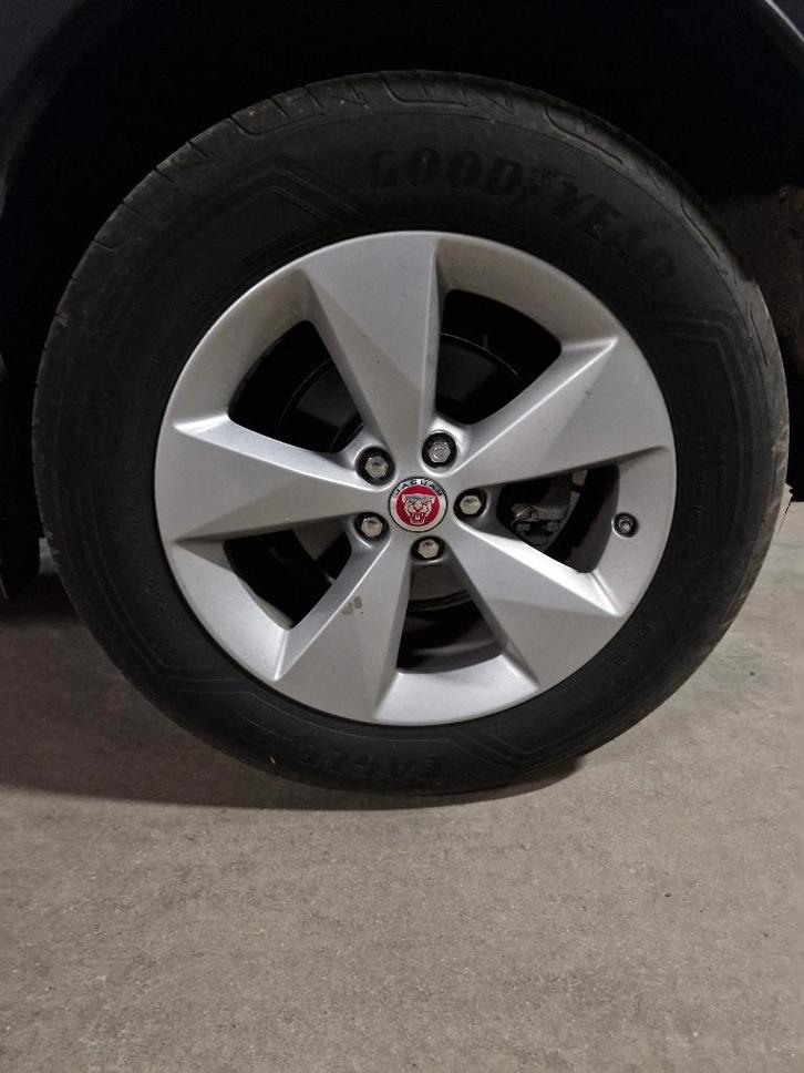 wielenset, Auto-onderdelen, Banden en Velgen, Banden en Velgen, Zomerbanden, 18 inch, Overige, 235 mm, Personenwagen, Gebruikt