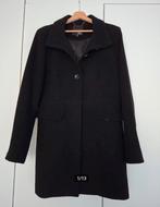 Zwarte mantel met knopen (m 46) - 95cm lang (NIET oversized), Kleding | Dames, Ophalen of Verzenden, Gedragen, Maat 46/48 (XL) of groter