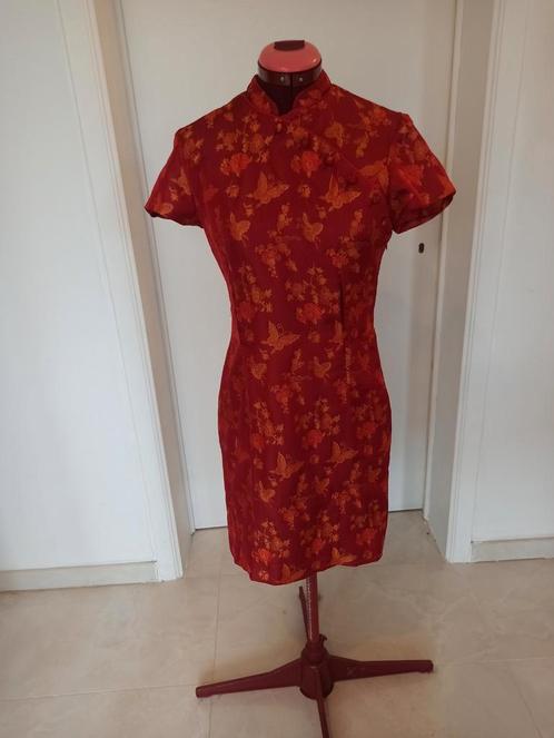 Mooie Chinese jurk met stoffen knoopsluiting en onzichtbare, Kleding | Dames, Jurken, Gedragen, Maat 38/40 (M), Rood, Boven de knie