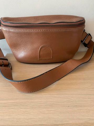 Etrier cross body cognac, Enlèvement, Comme neuf