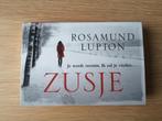Dwarsligger Rosamund Lupton - Zusje, Ophalen of Verzenden, Zo goed als nieuw, Rosamund Lupton