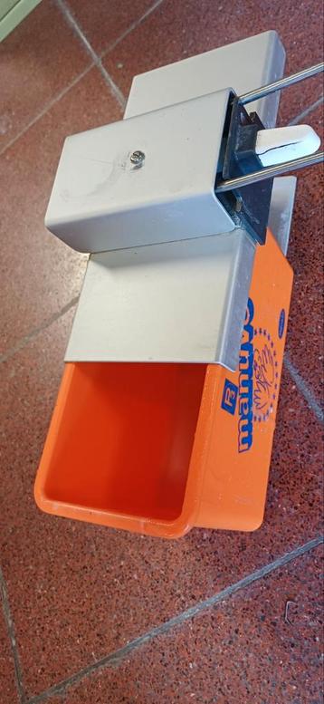 Zeepdispenser beschikbaar voor biedingen