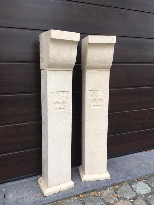Schouwmantel in Franse zandsteen met Lelie, Huis en Inrichting, Woonaccessoires | Zuilen en Pilaren, Ophalen