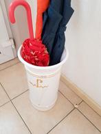 Paraplubak met paraplu's, Huis en Inrichting, Woonaccessoires | Paraplubakken, Ophalen