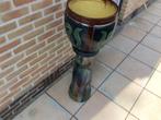 cachepot op sokkel in  Brugs aardewerk, Ophalen of Verzenden