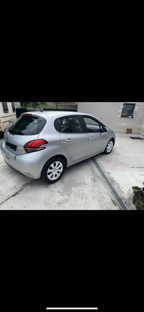Peugeot 208 1.2i 2017 prête à immatriculer édition Like, Auto's, Peugeot, Particulier, Benzine, Euro 6, 5 deurs, Handgeschakeld