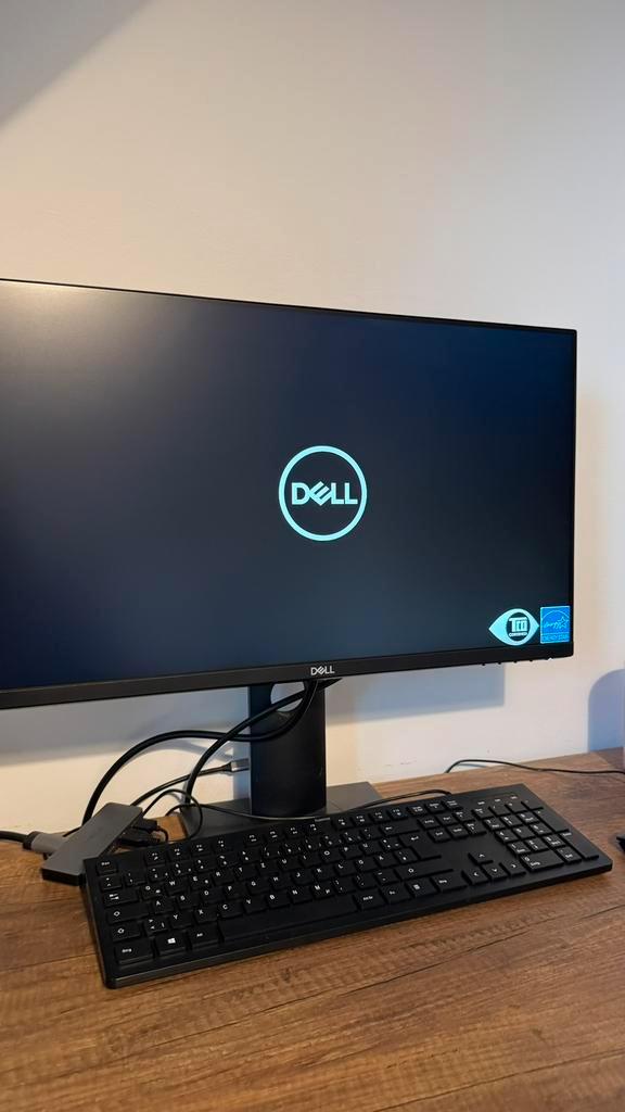 Dell 24-inch computer monitor scherm op staander, Computers en Software, Monitoren, Zo goed als nieuw, DisplayPort, IPS, Ophalen of Verzenden