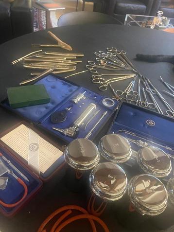 Medisch instrumenten beschikbaar voor biedingen