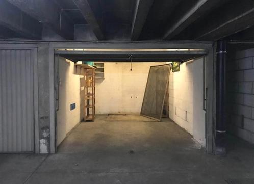 Garage box intérieur fermé A VENDRE, Auto diversen, Autostaanplaatsen en Garages