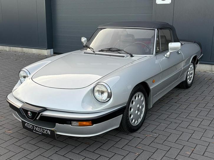 Alfa Romeo Spider Etat neuf full originale  . INTROUVABLE ., Autos, Oldtimers & Ancêtres, Entreprise, Achat, Intérieur cuir, Alfa Romeo