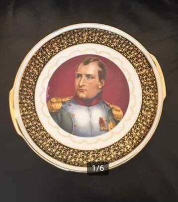Hérité. Magnifique Napoléon détaillé peint à la main en or.