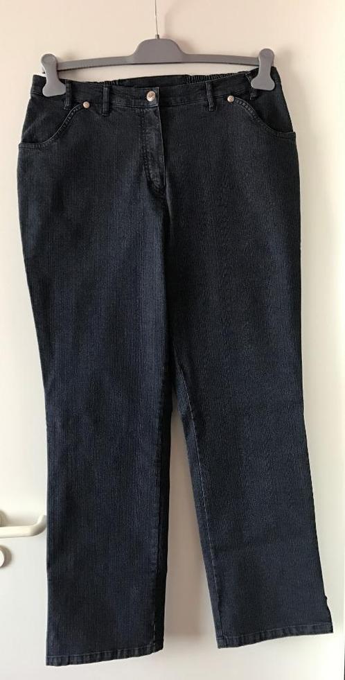Blauwe stretch jeansbroek (mt 44) met geborduurd kroontje, Kleding | Dames, Grote Maten, Nieuw, Broek of Spijkerbroek, Blauw, Verzenden