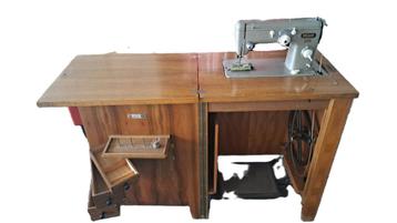 Naaimachine Pfaff 230  beschikbaar voor biedingen