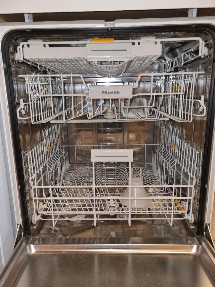 Miele vaatwasser met besteklade, Elektronische apparatuur, Vaatwasmachines, Zo goed als nieuw, Vrijstaand, Minder dan 85 cm, 45 tot 60 cm