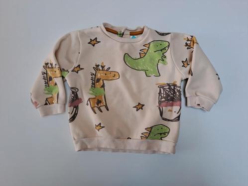Mt 23m Beige sweater met giraf, draak, pinguïn, sterren, Kinderen en Baby's, Babykleding | Maat 86, Zo goed als nieuw, Jongetje of Meisje