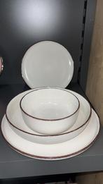 24 delige servies set. Nieuw in verpakking!, Ophalen, Nieuw, Compleet servies