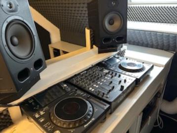 dj materiaal beschikbaar voor biedingen