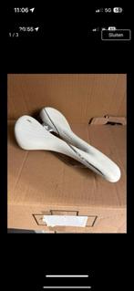 ZADEL SPECIALIZED OURA ZOALS NIEUW, Ophalen of Verzenden, Zo goed als nieuw, Zadel