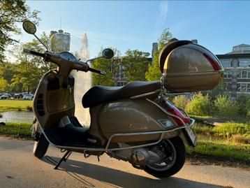Vespa gts 250cc ie, Enlèvement, Comme neuf