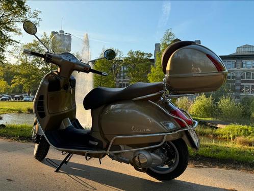 Vespa gts 250cc ie, Fietsen en Brommers, Scooters | Vespa, Zo goed als nieuw, Ophalen