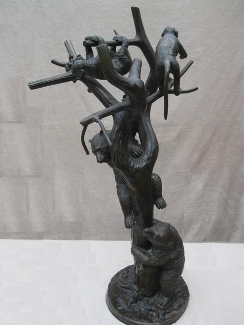 Bronzen animalier Fratin:"bearcups hunting monkeys" 117cm, Antiquités & Art, Antiquités | Bronze & Cuivre, Bronze, Enlèvement