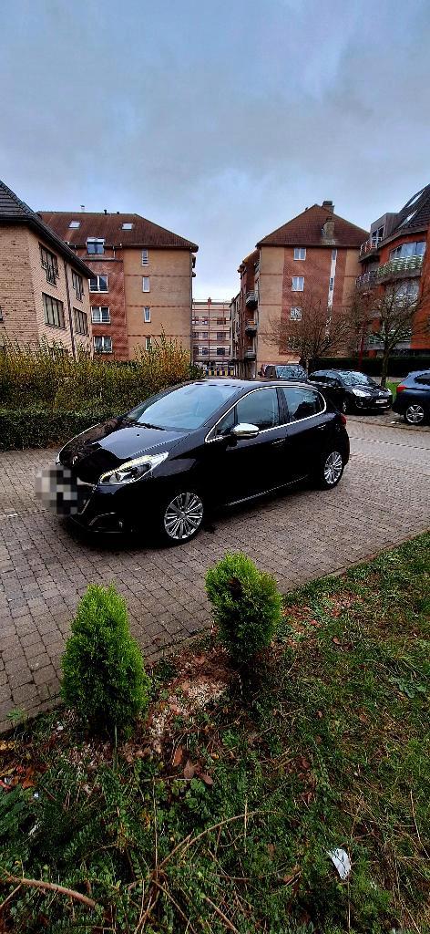 Peugeot 208 1.2cc 2016 boite auto ct ok 9450 eur, Autos, Peugeot, Particulier, Caméra 360°, ABS, Caméra de recul, Phares directionnels