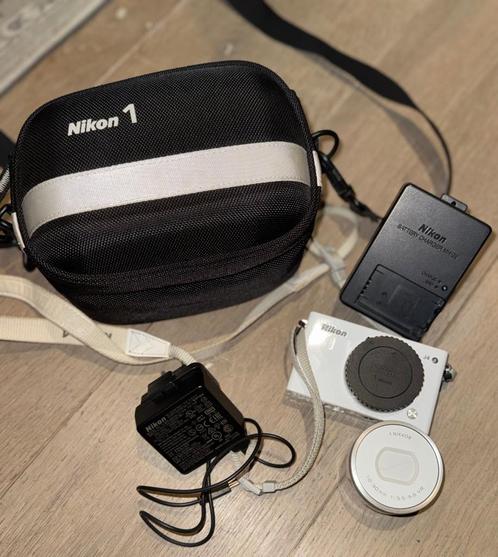Nikon 1 J4 met lens en lader, Audio, Tv en Foto, Fotocamera's Digitaal, Zo goed als nieuw, Compact, Nikon, Ophalen
