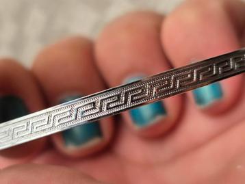 Vintage zilveren harde armband A 835 gestempeld  beschikbaar voor biedingen