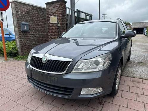 SKODA OCTAVIA COMBI 1.2 TSI MET 145DKM HANDELARS & EXPORT, Autos, Skoda, Entreprise, Octavia, ABS, Airbags, Air conditionné, Ordinateur de bord