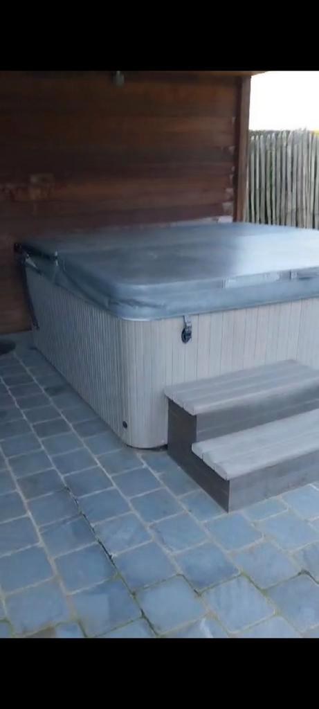 Jacuzzi  electris zuinig zeer netjes, Tuin en Terras, Zwembad-toebehoren, Zo goed als nieuw, Ophalen of Verzenden