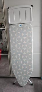 Strijkplank Brabantia 124 x 45 cm voor stoomstrijkijzer, Elektronische apparatuur, Strijkijzers en Strijkplanken, Ophalen, Zo goed als nieuw