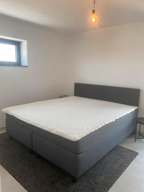 Boxspring, Huis en Inrichting, Slaapkamer | Boxsprings, Zo goed als nieuw, 180 cm, 200 cm, Tweepersoons, Grijs, Ophalen